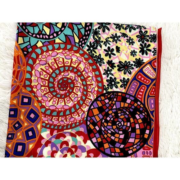 German Fuentes World of Circles Scarf  - Boutique - Picture 6 of 8